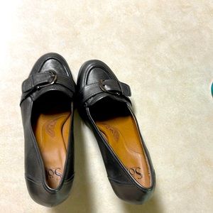 Sofft metallic grey heels.